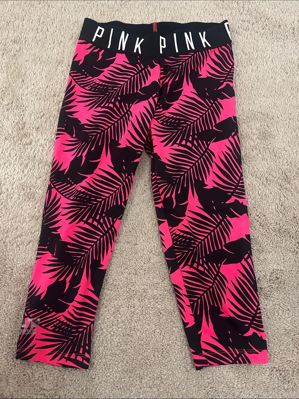 PINK Victoria's Secret Black & Hot Pink Tropical Print capri leggings